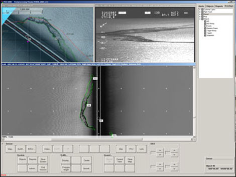 Radar SLAR là một cảm biến lý tưởng cho các hoạt động giám sát khu vực rộng lớn trên mặt biển để phát hiện các khu vực dầu loang, các tàu thuyền nhỏ cũng như các mục tiêu mặt nước khác thường không thể phát hiện bằng các radar với công nghệ truyền thống. SLAR có khả năng hoạt động bất kể ngày đêm trong mọi điều kiện thời tiết.
