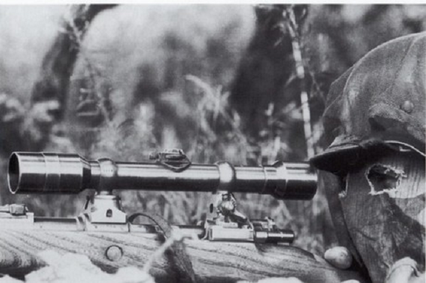 Nhà chức trách chưa bao giờ phát hiện kẻ đột nhập đã gây ra hàng loạt vụ bắn tỉa ở New Jersey năm 1927. Điều kỳ lạ là, mọi hiện trường tội ác đều không có bằng chứng. Các viên đạn dường như đều biến mất sau khi gây ra các vết thủng và hư hại.