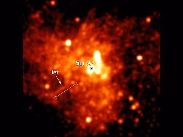 Ánh sáng không thể thoát ra khỏi một lỗ đen một khi nó đã bị kéo ra khỏi chân trời sự kiện. Chân trời sự kiện là đường biên mà vượt qua đường biên đó thì không một vật chất nào có thể quan sát được, hay nhiều người coi nó là điểm không thể quay đầu khi nói đến một lỗ đen.