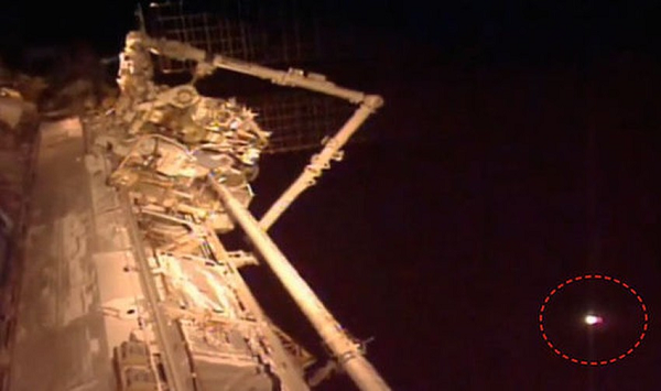 Trước những suy đoán đa dạng về sự tồn tại của người ngoài hành tinh cũng như việc NASA cố ý che giấu điều này, những lời giải thích đã được đưa ra.