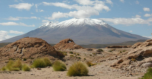 Vì thế khu vực xung quanh núi lửa – có chiều rộng lên tới 70km – đang phồng lên với tốc độ vài cm mỗi năm. Vậy quá trình phồng lên đã diễn ra trong bao nhiêu năm? Các nhà khoa học đã nghiên cứu khu vực xung quanh núi lửa, song họ chưa thể tìm ra đáp án. Uturuncu sẽ như thế nào trong tương lai cũng là một bí ẩn nữa.