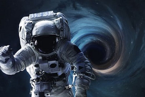 Sergei đã mất hai năm trên quỹ đạo trên trạm Mir và ISS và di chuyển với vận tốc 17.000 dặm một giờ. Sergei Krikalev cũng chậm lão hóa hơn khi sống trên không gian so với người thường.