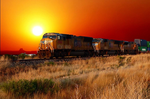 Sau đó, cũng có nhiều thông tin về sự xuất hiện của một đoàn tàu ma trên bán đảo Crimea vào năm 1955, nơi đoàn tàu đi qua một bờ kè cũ, nhưng điều khó hiểu là đường ray ở đó đã bị phá bỏ từ lâu.