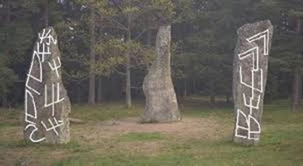 Anh ta chỉ vừa kịp châm lửa thì một cơn gió đột nhiên xuất hiện chuyển hướng ngọn lửa khiến cho tóc của người đàn ông bốc cháy. Anh ta lăn lộn trên mặt đất để dập tắt lửa, nhưng nó đã lan ra quần áo và người đàn ông tội nghiệp đã chết trong đau đớn tột cùng.