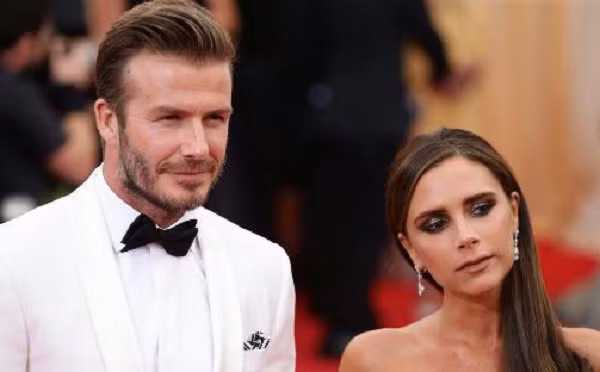 Tối ngày 27/10/2011, Victoria Beckham cùng đứa con gái nhỏ Harper Seven đã nhìn thấy một quả cầu ánh sáng trắng tại nhà riêng ở Beverly Hills, California, Mỹ. Cô đã chụp và đăng hình lên tài khoản Twitter cá nhân.