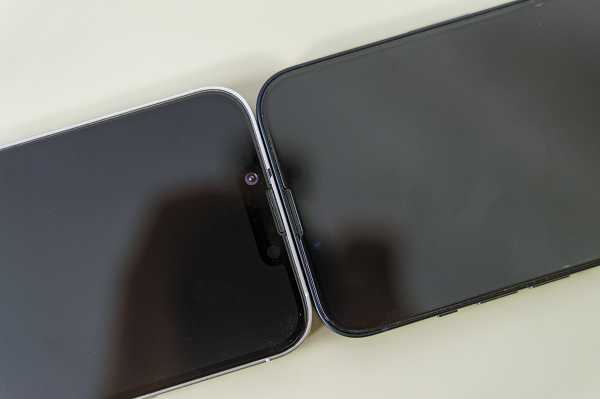 Thiết kế của những chiếc iPhone 14 sẽ không khác quá nhiều so với thế hệ iPhone 13, khung viền vát phẳng, kích thước cụm camera tương đương iPhone 14 vẫn có cạnh phải vẫn là nút nguồn.