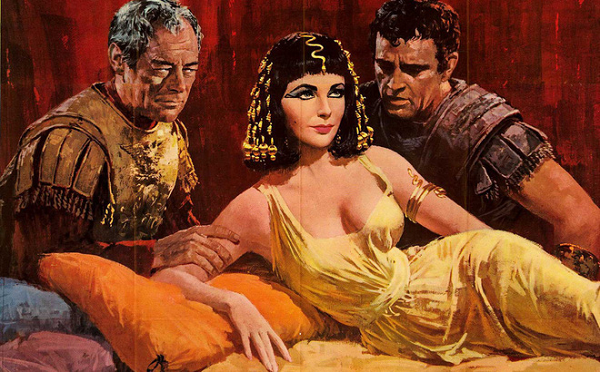 Cleopatra, người cai trị cuối cùng của Ptolemaic Ai Cập qua đời vào ngày 12 tháng 8 trước Công nguyên tại Alexandria. Bà đã tự sát bằng cách để một con rắn hổ mang Ai Cập cắn mình.