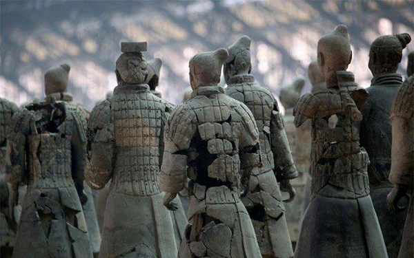 Tuy nhiên, nhiều người vẫn đồn thổi rằng, con mắt của đội quân đất nung có thể chuyển động.