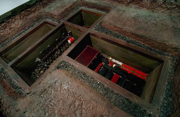 Hơn 10 năm trước, các nhà khảo cổ đã khai quật được một chiếc quan tài hoàn toàn bằng vàng vô cùng hiếm có đã được khai quật ở thành phố Thái Nguyên, tỉnh Sơn Tây, Trung Quốc.