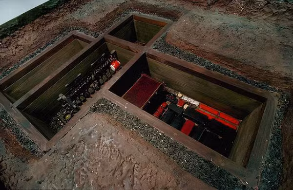 Hơn 10 năm trước, các nhà khảo cổ đã khai quật được một chiếc quan tài hoàn toàn bằng vàng vô cùng hiếm có đã được khai quật ở thành phố Thái Nguyên, tỉnh Sơn Tây, Trung Quốc.