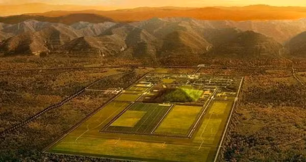 Phần còn lại – trung tâm lăng mộ, cho tới ngày nay vẫn còn nguyên vẹn và được chính phủ bảo vệ nghiêm ngặt. Nguyên nhân là vì bên trong nó chứa thứ vô cùng kinh khủng.