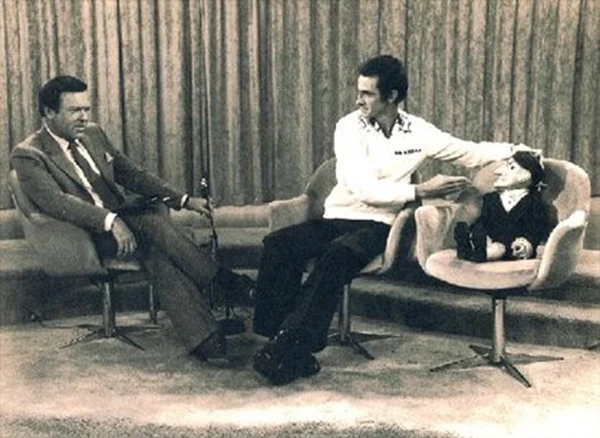 Song tất cả những gì họ thu được chỉ là nguồn gốc có phần hư cấu của chú búp bê kì lạ này. Theo họ kể lại, trong con búp bê là linh hồn của một cậu bé 6 tuổi bị mắc kẹt trong con tàu gỗ. Cậu đã mất sau khi con tàu gặp phải bão trong một khu vực hẻo lánh của Romania.