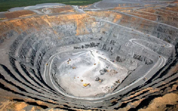 Ông cũng tuyên bố rằng 250 tấn thorium sẽ được sản xuất tại mỏ đất hiếm lớn thứ hai thế giới này. Thorium là một nguyên tố được sử dụng làm nhiên liệu trong ngành công nghiệp hạt nhân. Ngoài ra, khu dự trữ mới sẽ cho phép chế biến khoảng 570.000 tấn quặng hàng năm.