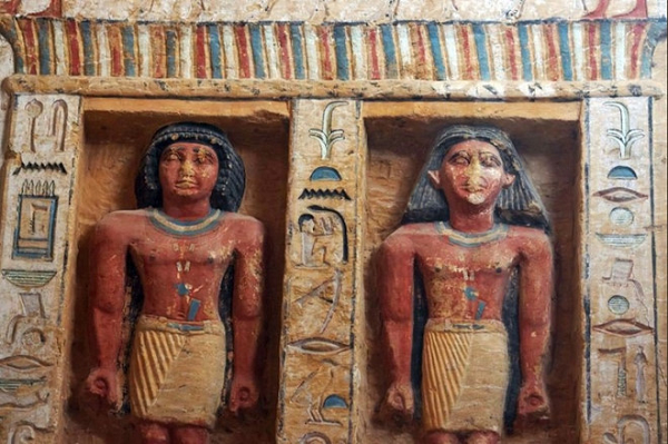 Rất nhiều người thám hiểm, kể cả các nhà khoa học sau khi nghiên cứu dưới lăng mộ các Pharaong trở về đều đột nhiên tử vong.