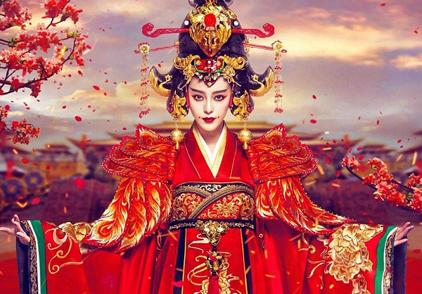 Bà mừng rỡ, liền mời Viên Thiên Cương vào nhà. Đầu tiên, bà đưa hai người con trai là Võ Nguyên Khánh và Võ Nguyên Sảng tới trước mặt của Viên Thiên Cương. Ông nhìn và nói: "Hai người con trai của phu nhân trông thật tuấn tú, sau này sẽ luôn bảo vệ gia đình hết mực".