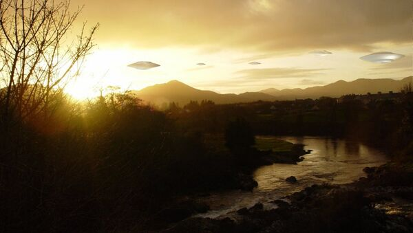 Trường hợp thú vị nhất về UFO trên dãy Himalaya được ghi nhận tại Nepal. Ngày 25/3/1968, một vật thể kim loại khổng lồ hình tròn, có đế rộng 1,8 mét và cao khoảng 1,2 mét được tìm thấy bên trong một miệng hố ở Baltichaur, cách thành phố Pokhara của Nepal 8 km về hướng đông bắc. Vật thể xuất hiện kèm theo ánh sáng trắng và hai tiếng nổ lớn.