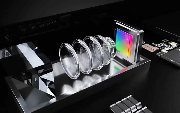 Bên cạnh đó, ông Kuo cho biết iPhone 16 Pro và iPhone 16 Pro Max ra mắt năm 2024 có thể sẽ cùng được trang bị công nghệ này. Không có thông tin nào cho thấy Táo khuyết sẽ trang bị ống kính tiềm vọng trên các mẫu iPhone tầm trung.