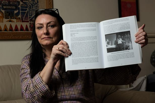 Theo chia sẻ, lần đầu tiên chạm trán vật thể lạ được cho là UFO vào năm Sacha Christie mới 7 tuổi. Từ đó đến nay, bà đã nhìn thấy tất cả là 9 lần.