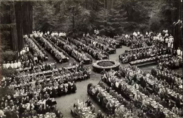 Khu rừng bí ẩn bậc nhất nước Mỹ Bohemia nằm ở thành phố Monte Rio, California khiến nhiều người tò mò bởi những hoạt động diễn ra bên trong. Nguyên do là vì khu rừng này gắn liền với các hoạt động của hội kín mang mật danh "Rừng Bohemia" (Bohemian Grove Club).