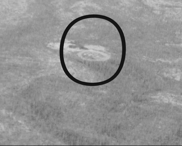 Những câu chuyện này kể rằng, chỉ cần ngủ qua đêm tại một nơi gần những vật thể đó, không ai tránh khỏi cái chết. Người ta đã nghiên cứu những nạn nhân xấu số tại đây và thấy rằng họ giống hệt như những người chết vì tia phóng xạ.