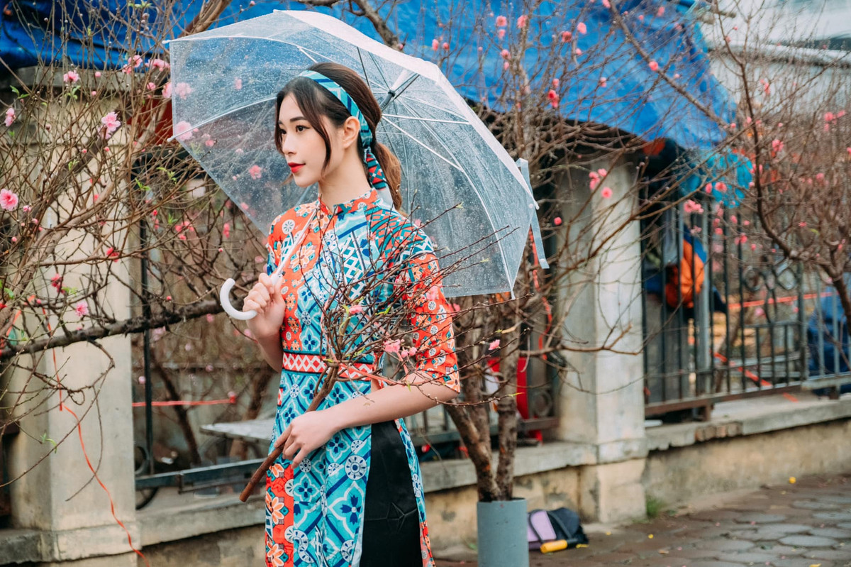 Ngay từ thời điểm còn 15 tuổi cách đây 3 năm, Thu Huyền đã làm "dậy sóng" cộng đồng mạng vì khuôn mặt đáng yêu và chiều cao lên tới 1m76.