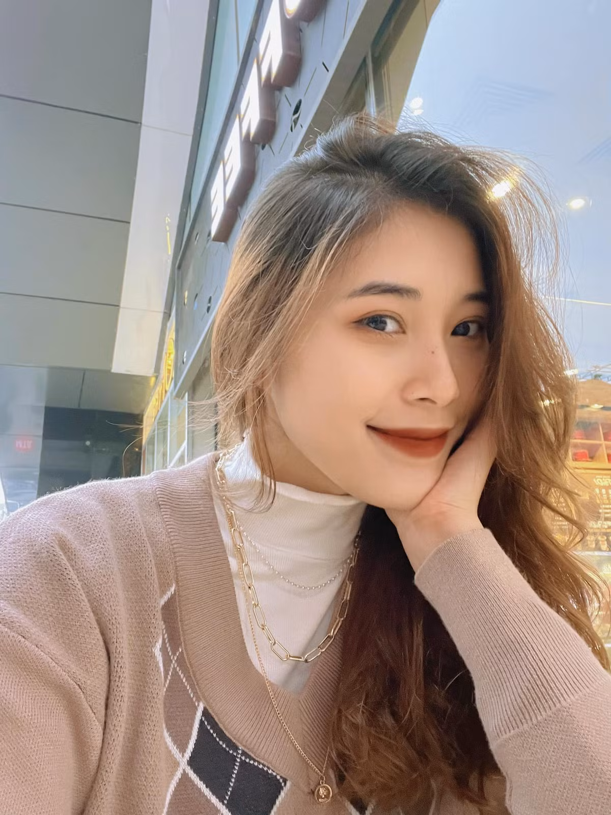 Đến thời điểm này, khi tròn 18 tuổi, vẻ đẹp của mỹ nữ bóng chuyền này ngày càng được hoàn thiện.