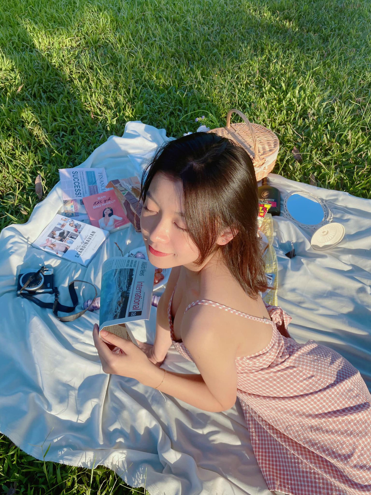 Trang Lucy còn sở hữu phong cách ăn mặc cực kỳ ấn tượng. Đôi khi dịu dàng nữ tính, đôi khi có chút thanh lịch nhưng cũng có khi vô cùng cá tính.