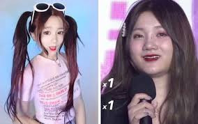 Tại Trung Quốc, nhan sắc "mặt rắn" cực kỳ được ưa chuộng. Các cô nàng luôn muốn sở hữu khuôn mặt nhọn hoắt, mắt to quái dị. Vì vậy, nếu chưa đi phẫu thuật thẩm mỹ, họ sẽ tìm cách chỉnh sửa ảnh.