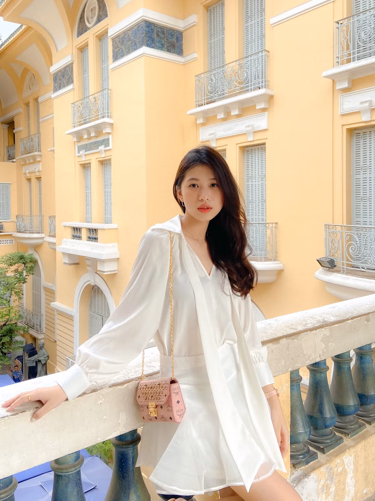 Có lẽ chính vì ngoại hình xinh đẹp, đáng yêu cùng sở hữu thân hình lí tưởng nên cô nàng có nhiều bức ảnh với kiểu pose dáng tuyệt đẹp trên trang cá nhân. Ảnh: FBNV