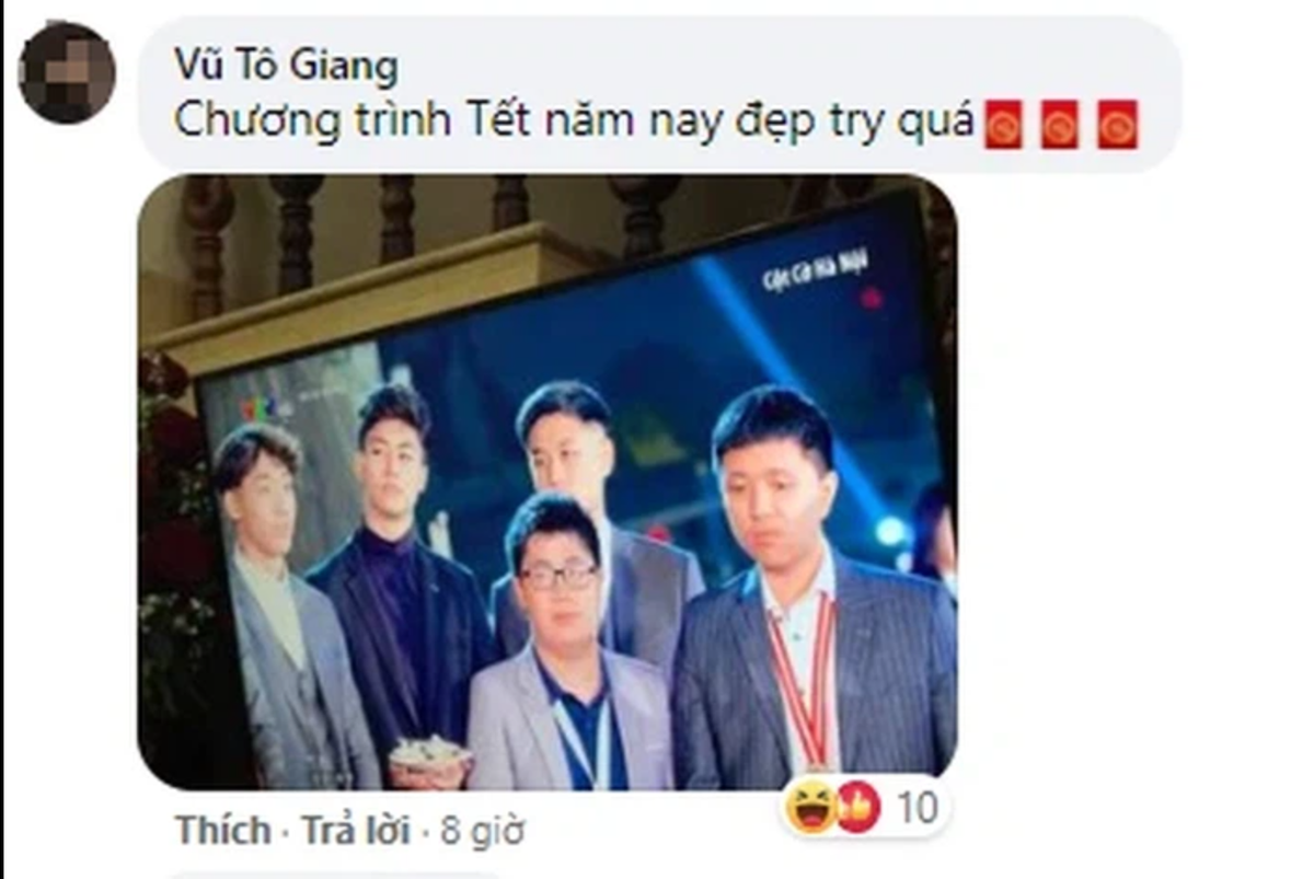 Trên trang cộng đồng trai, những hình ảnh cực phẩm của chàng cầu thủ 22 tuổi này trở thành đề tài bình luận rôm rả của dân mạng.