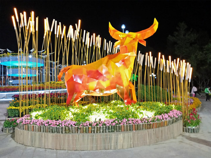 Nhiều mô hình linh vật con trâu được đầu tư kỹ lưỡng và có tính thẩm mỹ.