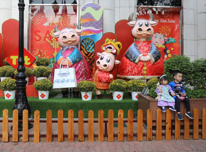 Vào những ngày cận Tết, các tượng linh vật ở khắp nơi trên nước ta cũng được gấp rút hoàn tất. Ảnh: Tổng hợp Internet