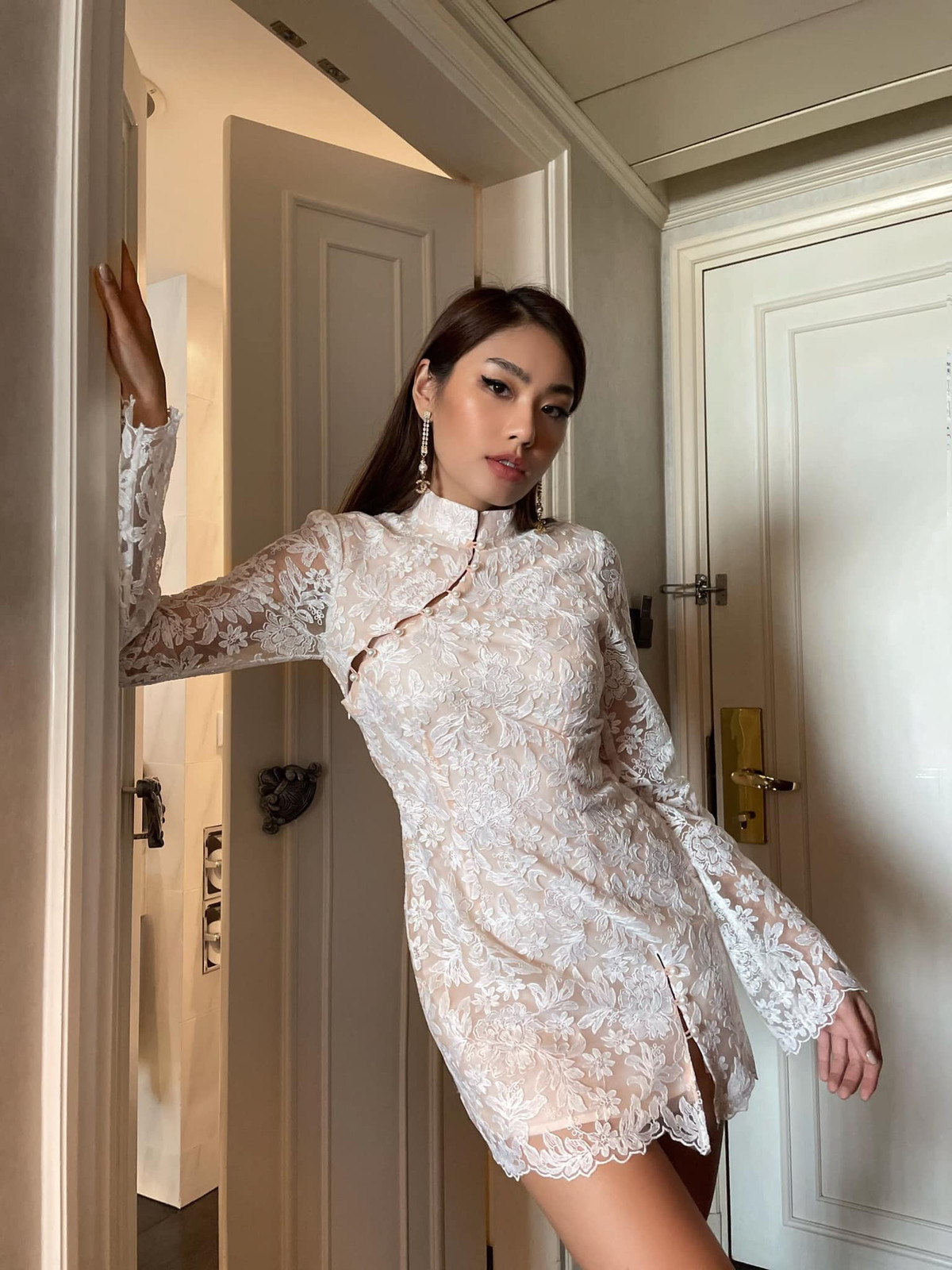 Rich kid Thảo Nhi Lê là một cái tên quen thuộc trên mạng xã hội. Cô nàng là tiểu thư con nhà giàu, cô còn sở hữu vẻ ngoài xinh đẹp, năng động và hiện đại.