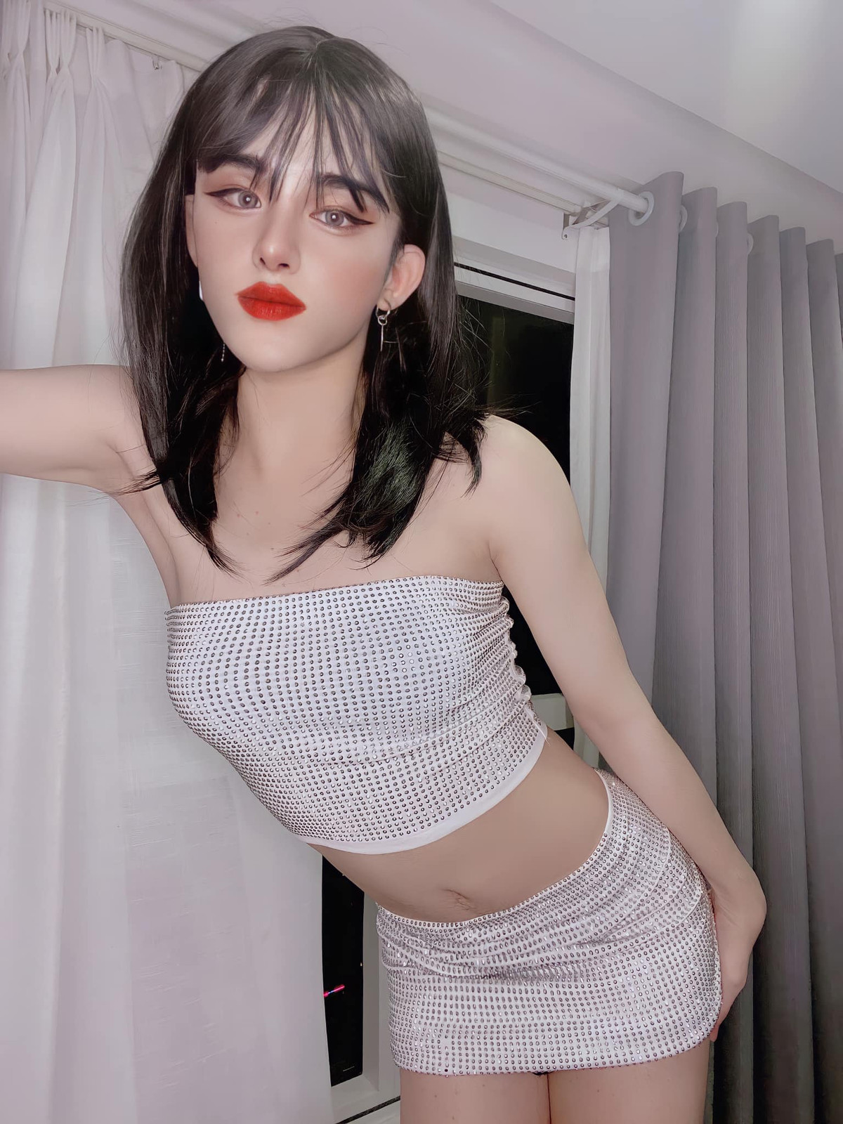 Nhận được không ít lời chỉ trích từ cộng đồng mạng nhưng có lẽ anh chàng thị phi không muốn dừng những trò lố lăng của mình lại. Ảnh: FBNV