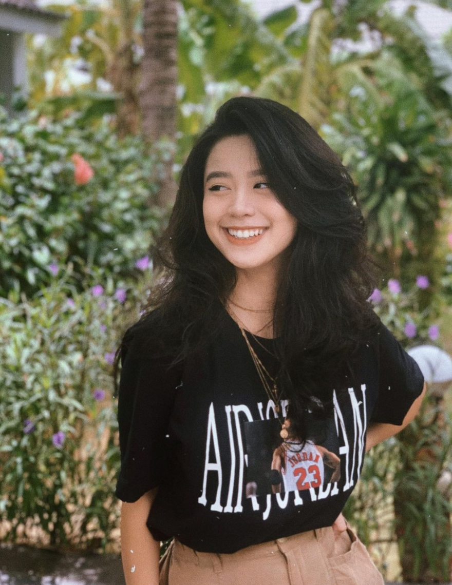 Hàn Hằng là một trong những hot girl 9X gia nhập "câu lạc bộ" gái xinh trên Instagram.