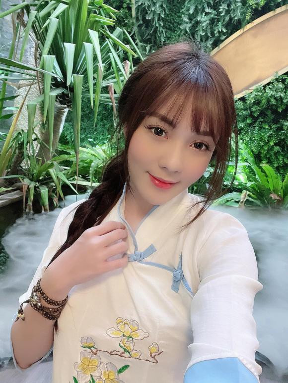 Nếu là người theo sát Âu Hà My dễ dàng nhận thấy, kể từ sau vụ ly hôn ồn ào với Nguyễn Trọng Hưng, cô giáo chủ yếu tập trung cho công việc.