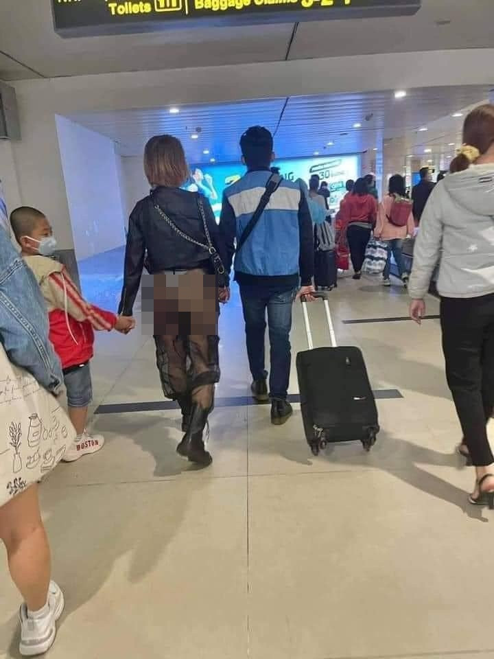 Dien quan xuyen thau noi cong cong, co gai gay phan no-Hinh-2