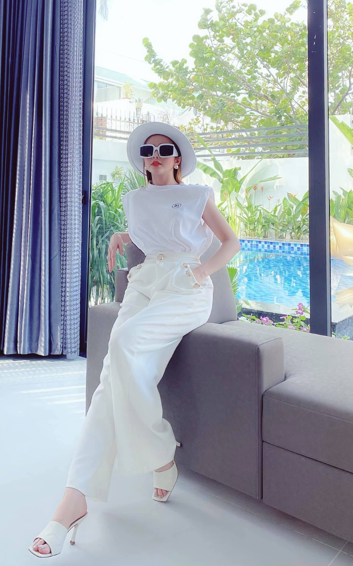 Trước khi nổi tiếng với series phim Ghiền Mì Gõ, My Saki từng theo học ngành Y dược tại Nhật Bản được một năm nhưng vì niềm đam mê âm nhạc nên cô tạm ngưng việc học ở Nhật để về Việt Nam theo đuổi niềm đam mê.