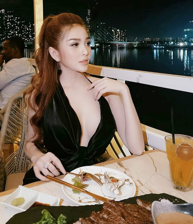 Ny Saki (Huỳnh Hiểu Ni) cũng là người đẹp nổi lên trong dàn hot girl Mì Gõ.