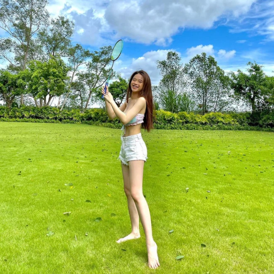 Theo thời gian, cô nàng hot teen Hà thành đã dần trưởng thành trong hoạt động nghệ thuật lẫn phong cách thời trang.