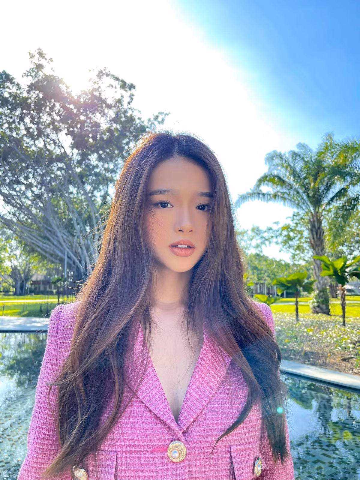 Cô gái nhỏ với những phát ngôn gây tranh cãi ngày nào giờ đã trở thành thiếu nữ khiến ai nấy cũng phải ngắm nhìn. Ảnh: FBNV