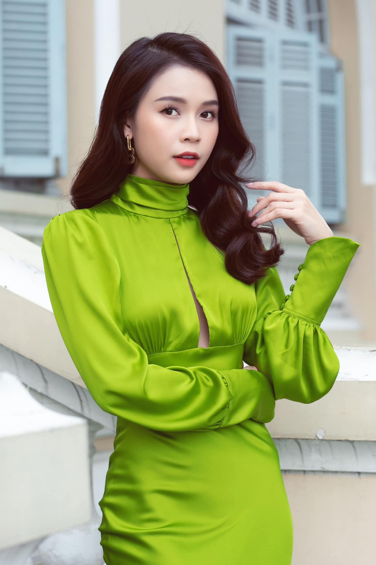 Sau 8 năm, Sam ngày càng xinh đẹp và quyến rũ. Cô được biết đến là hot girl giàu có nhất nhì làn giải trí với khối tài sản lên tới 50 tỷ đồng.