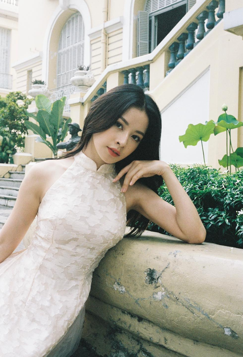 Hiện Chi Pu đã Nam tiến, lấn sân sang ca hát và là một trong những cô nàng sexy nhất nhì showbiz Việt.