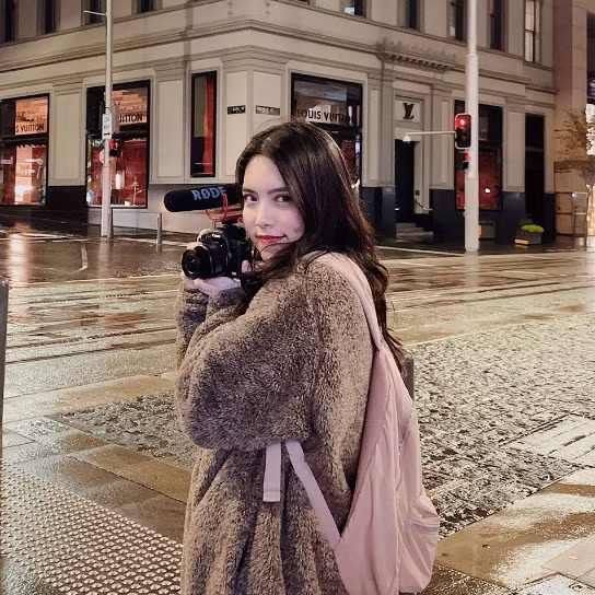 Cô nàng này xuất sắc chinh phục 5 học bổng du học Úc tại các ngôi trường danh tiếng gồm: University of Sydney, Western Sydney, Wollongong, Macquarie và Monash.