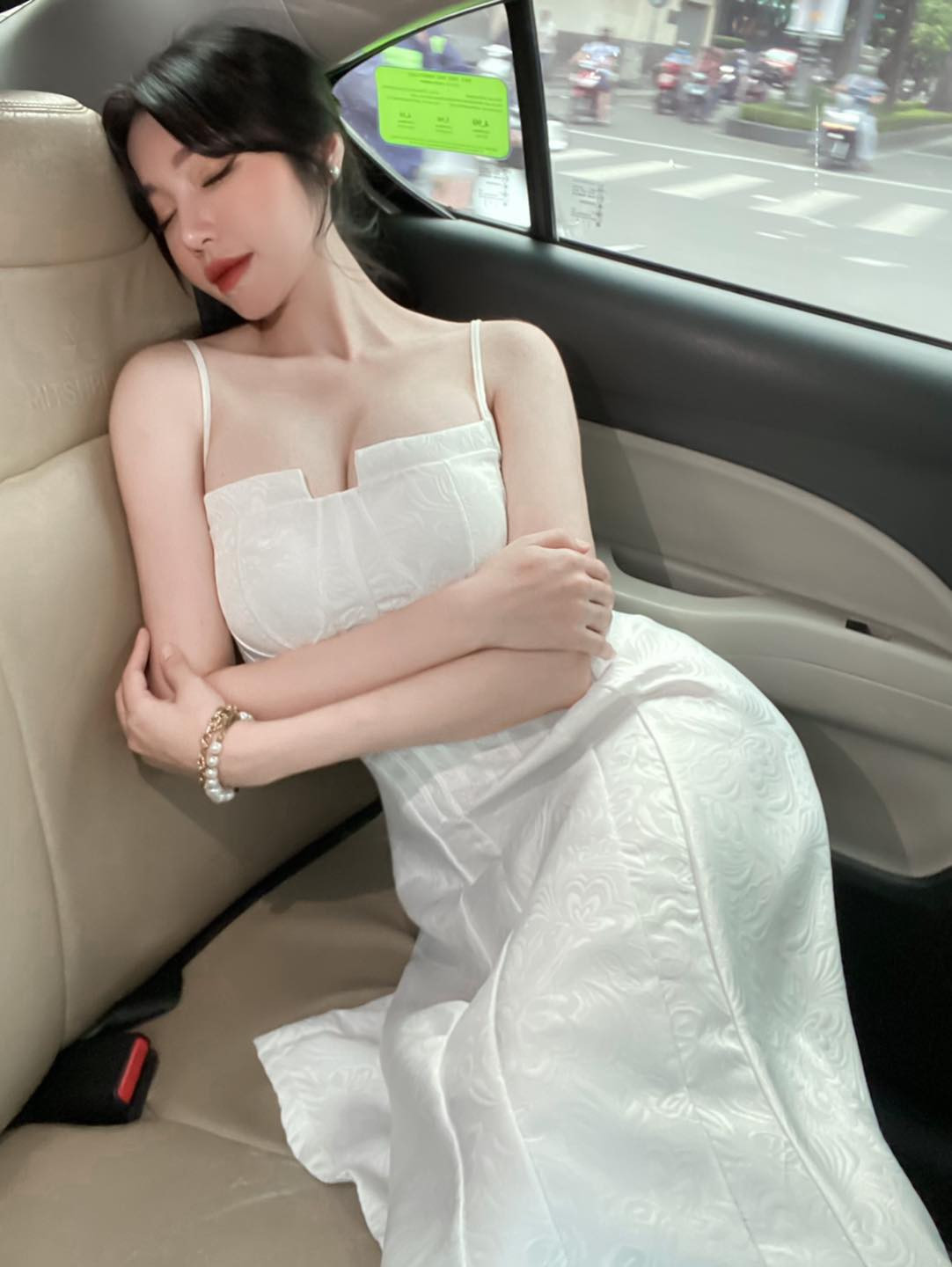 Quả thực, hot girl 8X này khiến nhiều người có niềm tin rằng sau sinh nở, chỉ cần cố gắng sẽ lấy lại dáng người chuẩn. Ảnh: FBNV