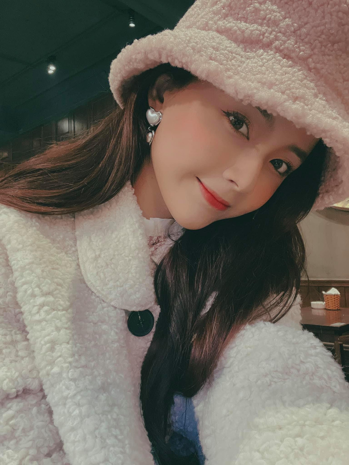 Hiện tại, Lê Lý Lan Hương sở hữu kênh YouTube riêng với hơn 1 triệu người đăng ký, làm mẫu ảnh, đóng các bộ web drama, quay quảng cáo.