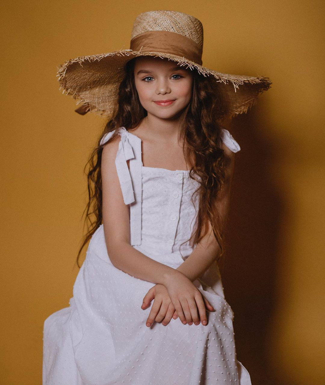 Đến nay, sau hơn 5 năm nổi tiếng, cô bé Anastasia đã lớn phổng phao hơn hẳn nhưng có một điều không hề thay đổi là khuôn mặt của em vẫn xinh đẹp.