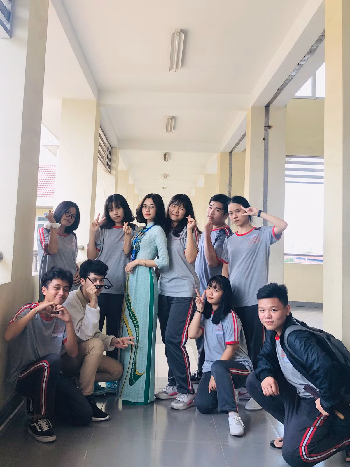 Nhiều video của cô giáo Thảo Hương đã đạt được hàng triệu view, chẳng hạn như video "Áo dài mặc đi làm 1 tháng không trùng" đạt 3,3 triệu lượt, hay video đọc tiếng Anh như đọc rap đạt 6 triệu view, video "Khi cô là TikToker p8" đạt 9,7 triệu view…