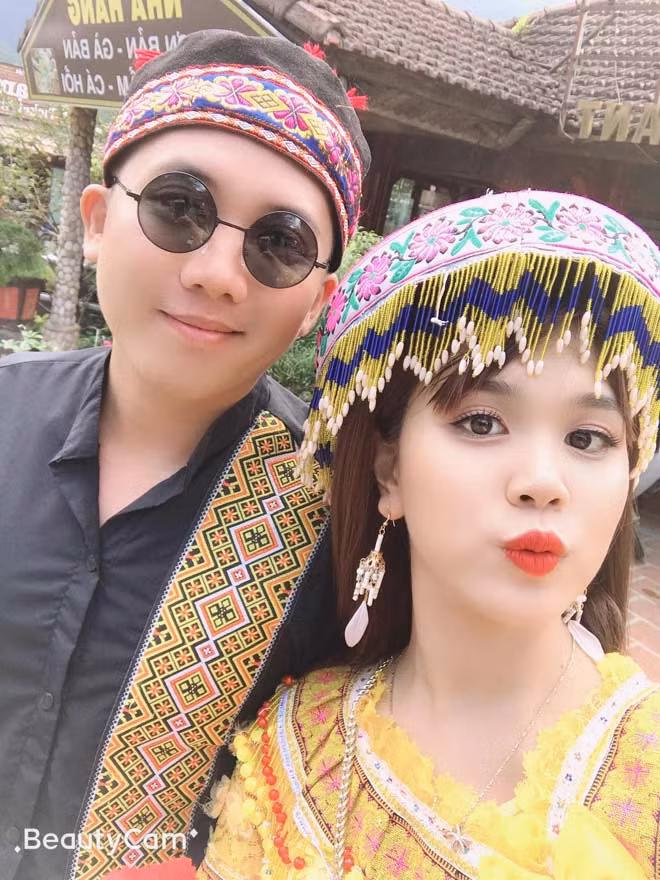 Dân mạng thực sự đã có 1 phen bất ngờ khi cô nữ sinh năm ấy lại kết hôn với chính "chồng yêu" của mình nhờ một mối tình trẻ con thông qua mạng internet. Ảnh: Tổng hợp