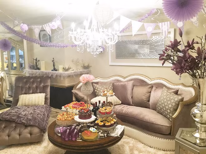 Đồ đạc trong nhà được thiết kế theo phong cách châu Âu sang trọng.